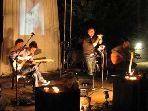 Rubo ali alle farfalle