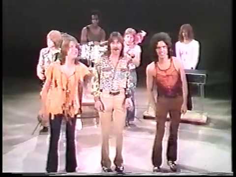 Three Dog Night - The Glen Campbell Goodtime Hour (14 Sept 1971) - An Old Fashioned Love Song