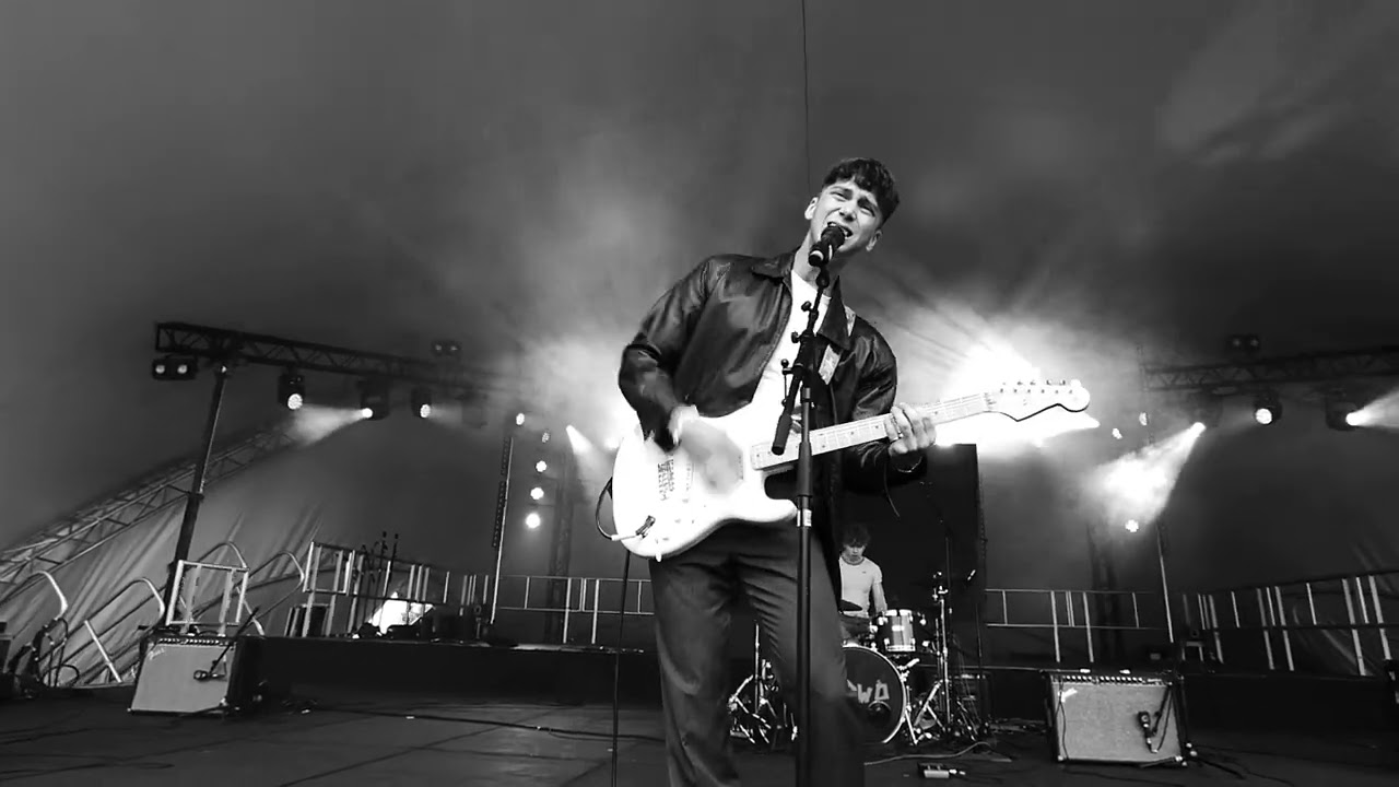 Cats Eyes – The Green, Devizes