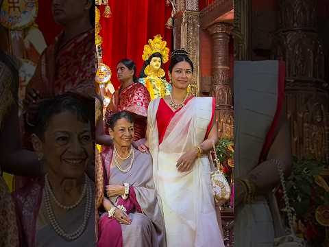 Tanishaa Mukerji Along With Her Mother Tanuja Mukherjee And Her Niece Nysa Devgan At Durga Puja 2025