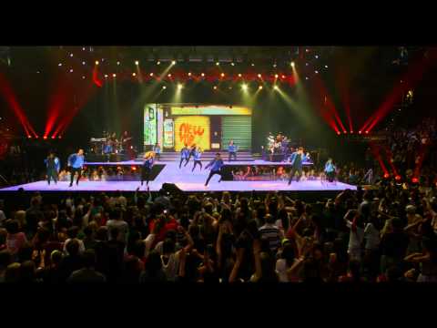 Glee: The 3D Concert Movie (International Trailer)