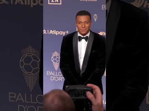 🔥 L'arrivée remarquée de Kylian Mbappé sur le tapis rouge #mbappe #football #realmadrid