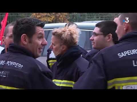 Orléans : manifestation de pompiers  devant le Conseil Départemental du Loiret