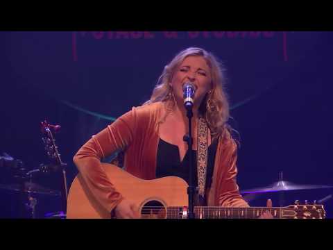 Karen Waldrup LIVE - Nobody’s Runnin’ Away