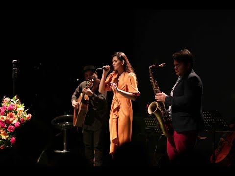 monita tahalea -- Saat Teduh ft. Bernie & Ricad Hutapea ( Konser Dandelion 2016 )