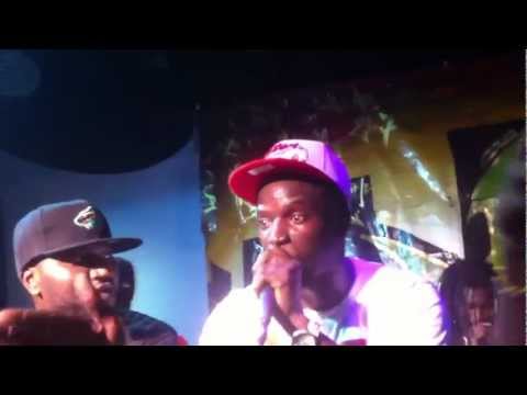 Alien zik feat Ombre Zion