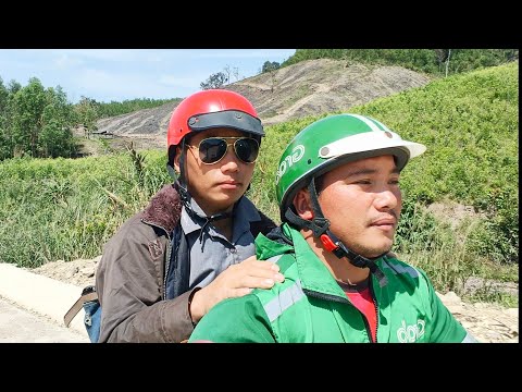 “After many years away from home, Vê La’s husband arrived home safely with Grab Vietnam.”