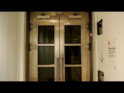 R.I.P! Beautiful unknown old traction elevator (mod by Thyssen) @ Central Station, Stockholm, Sweden