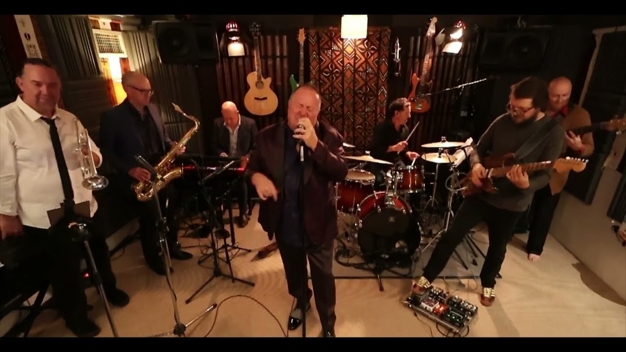 Live performance video thumbnail
