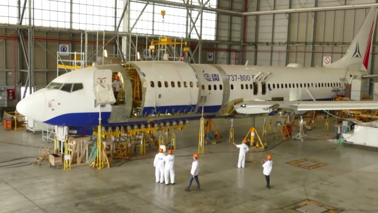 Watch B737-800BDSF in Action