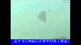 2010 UFO   ULTRA CLEAR DAYTIME FOOTAGE!! The pyramid phenomenon continues