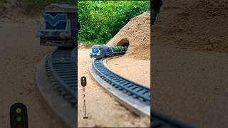 Download lagu Train Emerges from Sand Tunnel | Realistic Diorama Railway Scene mp3