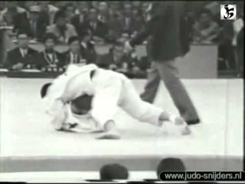Judo / OS 1964 / -68 kg / 1e ronde: Nakatani - Rasmelungon