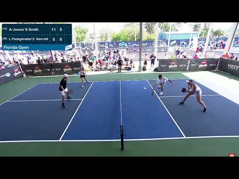Spencer Smith hits a Tweener-Winner to defend the ATP