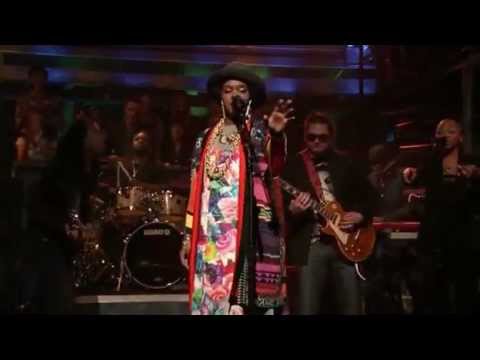 Lauryn Hill Live--Could You Be Loved (Bob Marley cover)