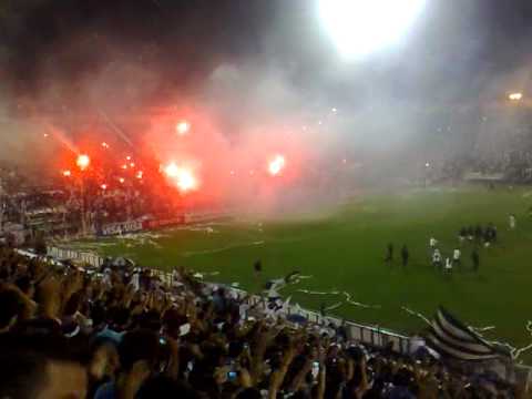 "Mejor recibimiento de los ultimos años - Alianza - U de Chile" Barra: Comando SVR • Club: Alianza Lima • País: Peru