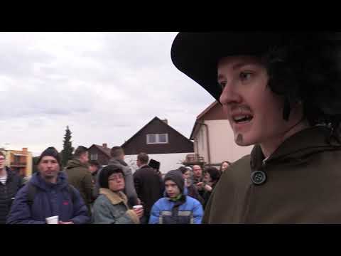 KYJOV-FAŠAŇKOVÁ OBCHŮZKA se Slováckým souborem Kyjov (občerstvením se ani u jednoho domu nešetřilo)