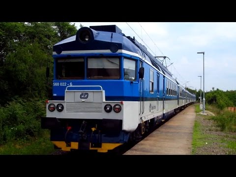 "Eva a Vašek" (560.022/.021, nově v "najbrtu") na Os 4717 v zast. Zbýšov, 9. 6. 2016