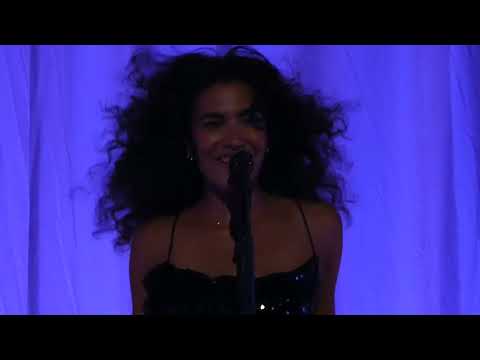 Olivia Dean - \It's So Easy To Fall In Love\ (unreleased) (Live in Brooklyn)