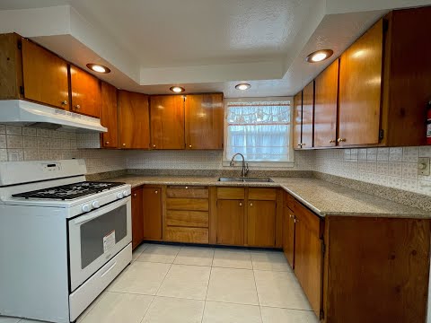 Welcome home to this 1 Bedroom 1 bath cozy cottage property video