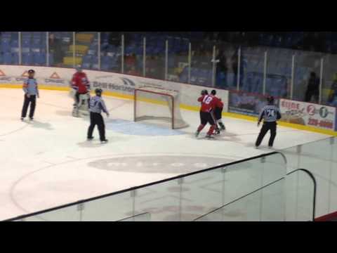 Fight/bagarre Samuel Duplain vs Cedric Verreault 21 février 2015