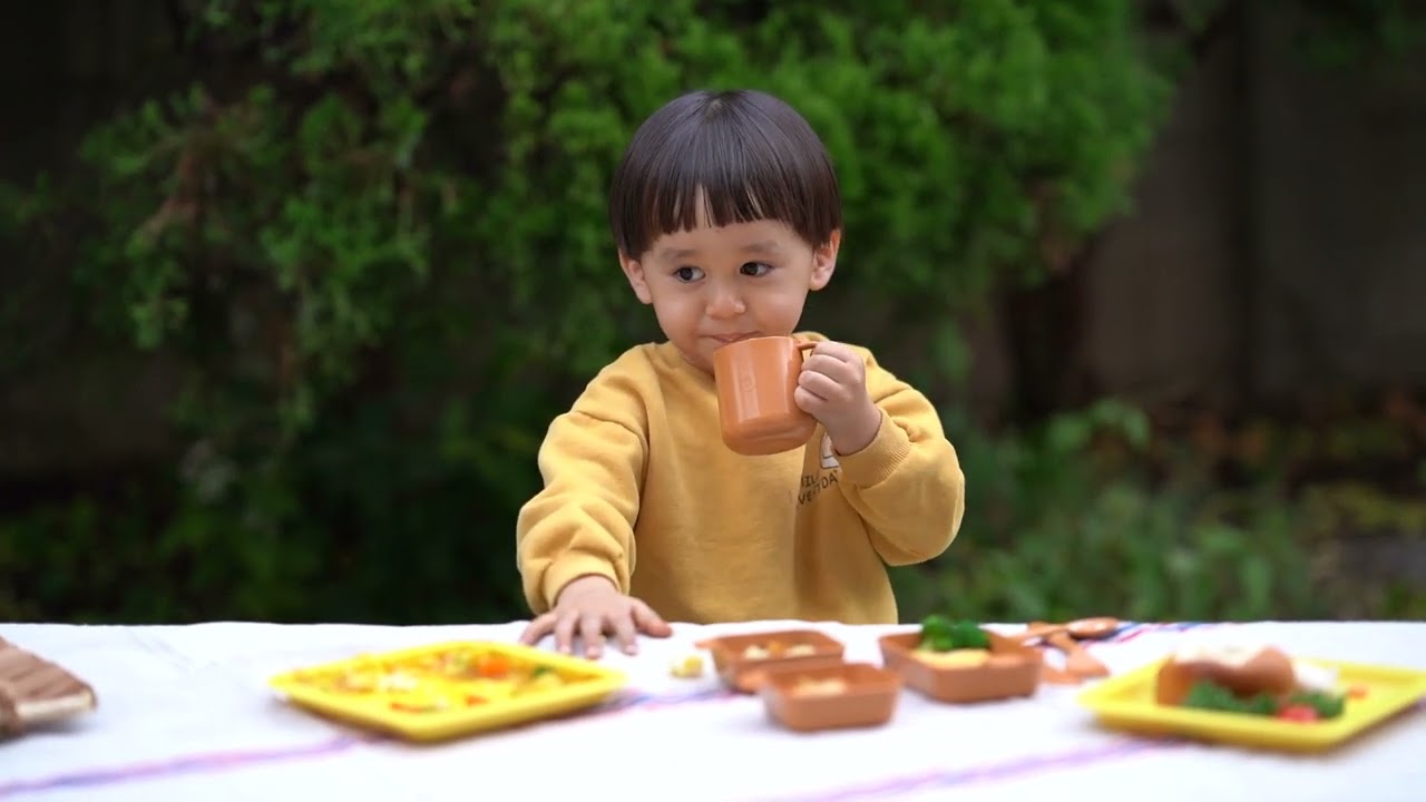 Dụng cụ ăn uống cho bé hiệu Nestique P1