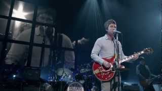 Noel Gallagher's High Flying Birds - Everybody's On The Run LIVE