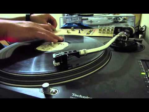 DV/DJ-Tech Scratch Battle - DJ IQ_ Handroidz - Grand Final Round 1