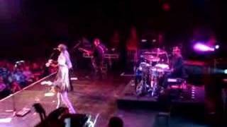 The Hooters - Hangin&#39; On A Heartbeat