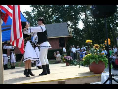 '' B O T A '' (Joc de Bata de pe Mures ) Romanian Folk Dance Nr.82.wmv