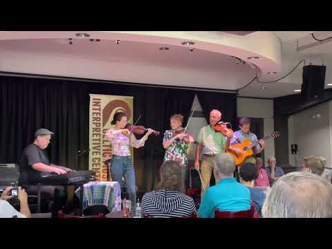 Mary Frances, Michael, Donnell Leahy, Natalie MacMaster, Troy MacGillivray / August 14 2022 Judique