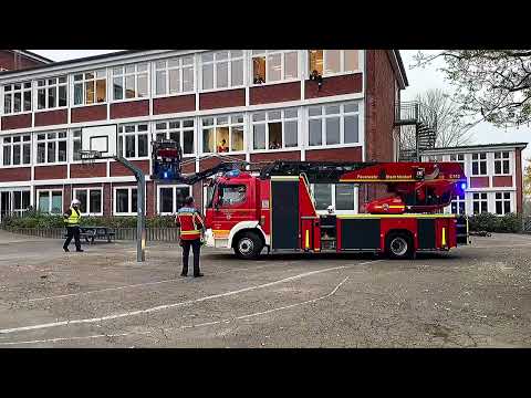 Lehrgang „Ausbilder für Besatzungen von Hubrettungsfahrzeugen“ in Dithmarschen mit Drehleiter.Info