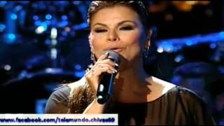 OLGA TAÑON cantando el tema "AL FINAL" en TODOS SOMOS HÉROES