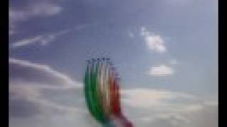 preview picture of video 'FRECCE TRICOLORI air show 2008 bardolino - verona - lago di garda'