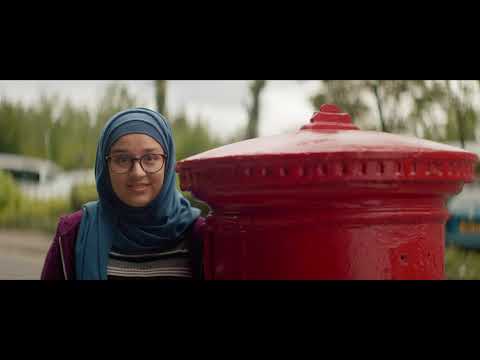 Trailer montage of school musical numbers and dance breaks, bright stage lighting