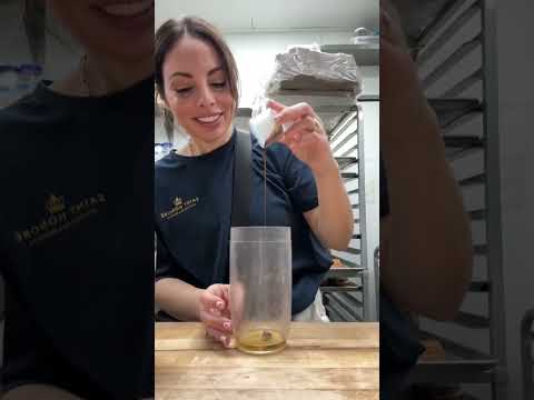 AGORA QUERO UM 🤭🤩 #donut #donutshop #latte #matcha #vegas #vegasfood #coffee #womenownedbusiness