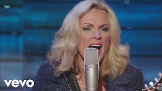 Rhonda Vincent - Walking My Lord Up Calvary Hill (Live)