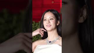 BLACKPINKジス、純白ドレス姿で美脚披露！キュートな表情にメロメロ　#カルティエ #BLACKPINK #ジス #JISOO #shorts