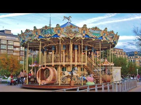 Oier mounts in the MAGIC TIOVIVO of the FAIR in Donostia.Palace Videos for children Spanish