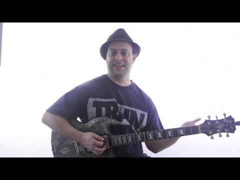 Chuck Berry Blues Guitar Lesson - Fast Blues Guitar Riff from `Johnny B Goode´
