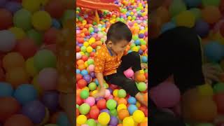 Download lagu Mandi bola 🌈 lagu balonku ada lima remix #shorts mp3