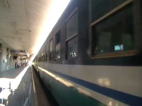 E656.454 in partenza con l' EXP 14434 "Pellegrini" Napoli Centrale - Lourdes