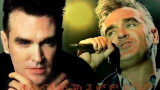 MORRISSEY - TROUBLE LOVES ME
