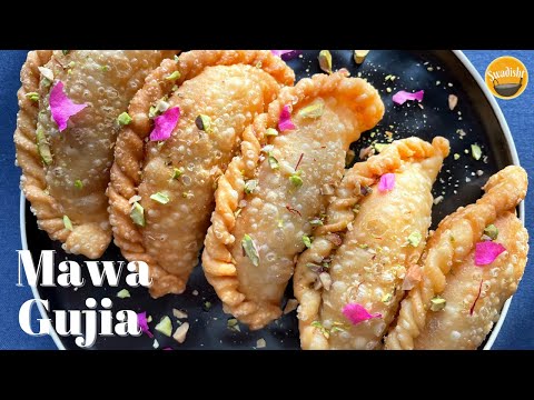 Mawa Gujiya Recipe | Traditional Gujia Recipe without Mould | मावा गुजिया | Holi Special