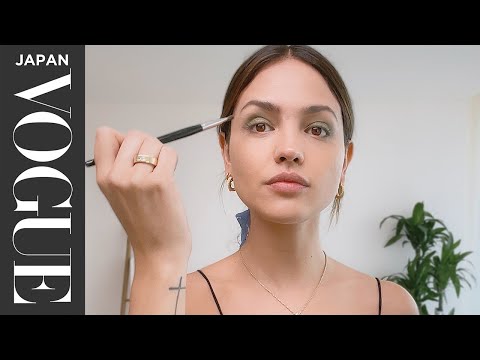 エイザ・ゴンザレスがグリーンで攻める夏のアイメイク。|美麗的祕密 | VOGUE JAPAN (エイザ・ゴンザレスがグリーンで攻める夏のアイメイク。| Beauty Secrets | VOGUE JAPAN)