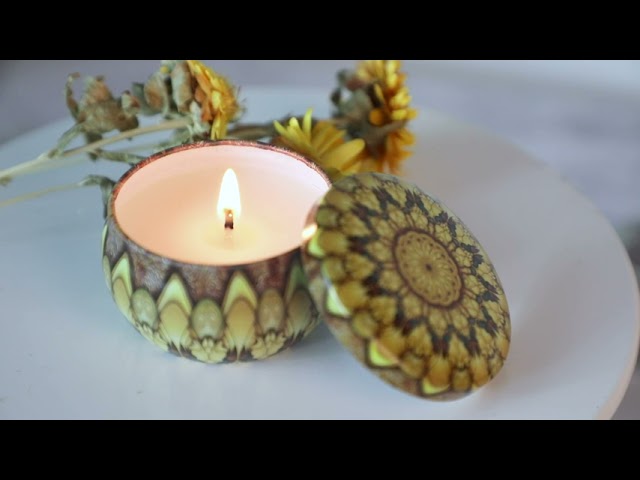 Vídeo relacionado con MULEVIP Juegos de Velas Aromática Perfumadas Regalo 8 PCS 2.5 Oz, de Cera de Soja Natural para Mujeres,para Yoga,Baño,Dormitorio,Aniversario Día,Madre,Día de San Valentín