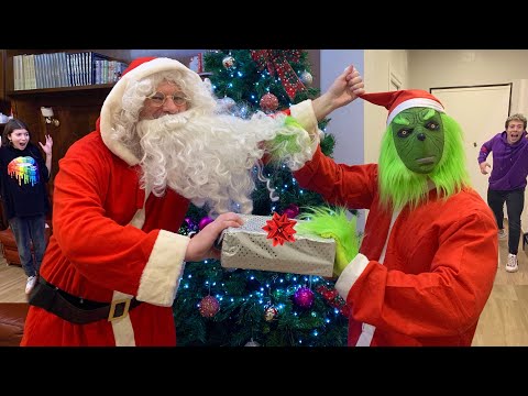 SANTA CLAUS HAS A FIGHT WITH THE GRINCH!! *Who will win?*