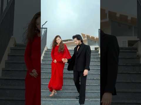 How is your outfit looking? #sarfarazansari #couple #couplegoal #saree #love