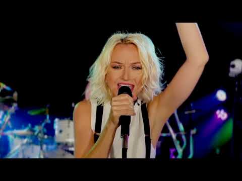 Show Must Go On - Queen (Alyona and Jerry Scott on bass)