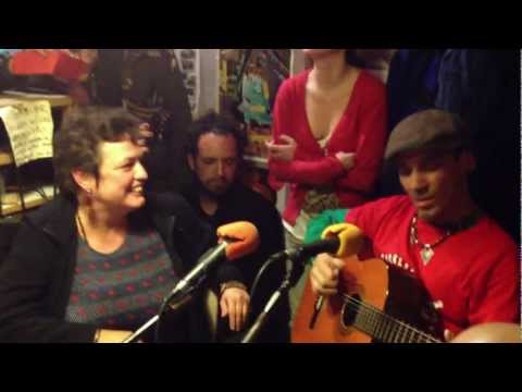 Manu Chao (acústico) - Mr Bobby 13/03/2013 Barcelona